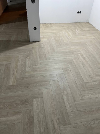 Кварцвиниловая плитка (Елочка) Alpine Floor Легкий паркет (Light Parquet) Дуб Адара ЕСО 13-14