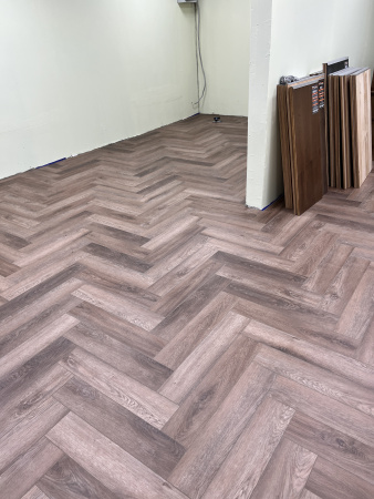 Кварцвиниловая плитка (Елочка) Alpine Floor Легкий паркет (Light Parquet) Дуб Фафнир ЕСО 13-16