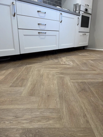 Кварцвиниловая плитка (Елочка) Alpine Floor Легкий паркет (Light Parquet) ECO 13-10 Макадамия