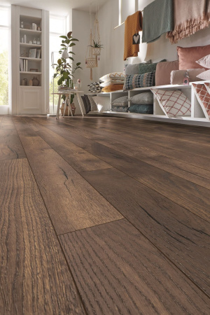 Ламинат Kronotex Aqua Amazone D4766 Дуб Темный Петерсон