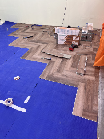 Кварцвиниловая плитка (Елочка) Alpine Floor Легкий паркет (Light Parquet) Дуб Фафнир ЕСО 13-16