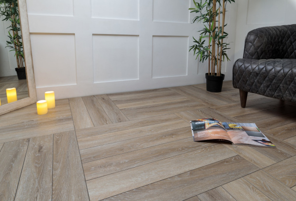 Кварцвиниловая плитка елочкой Aquafloor Паркет плюс (Parquet Plus) AF6018PQ